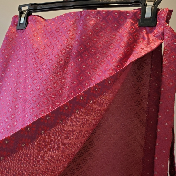 Thai silk wrap skirt - Picture 4 of 4